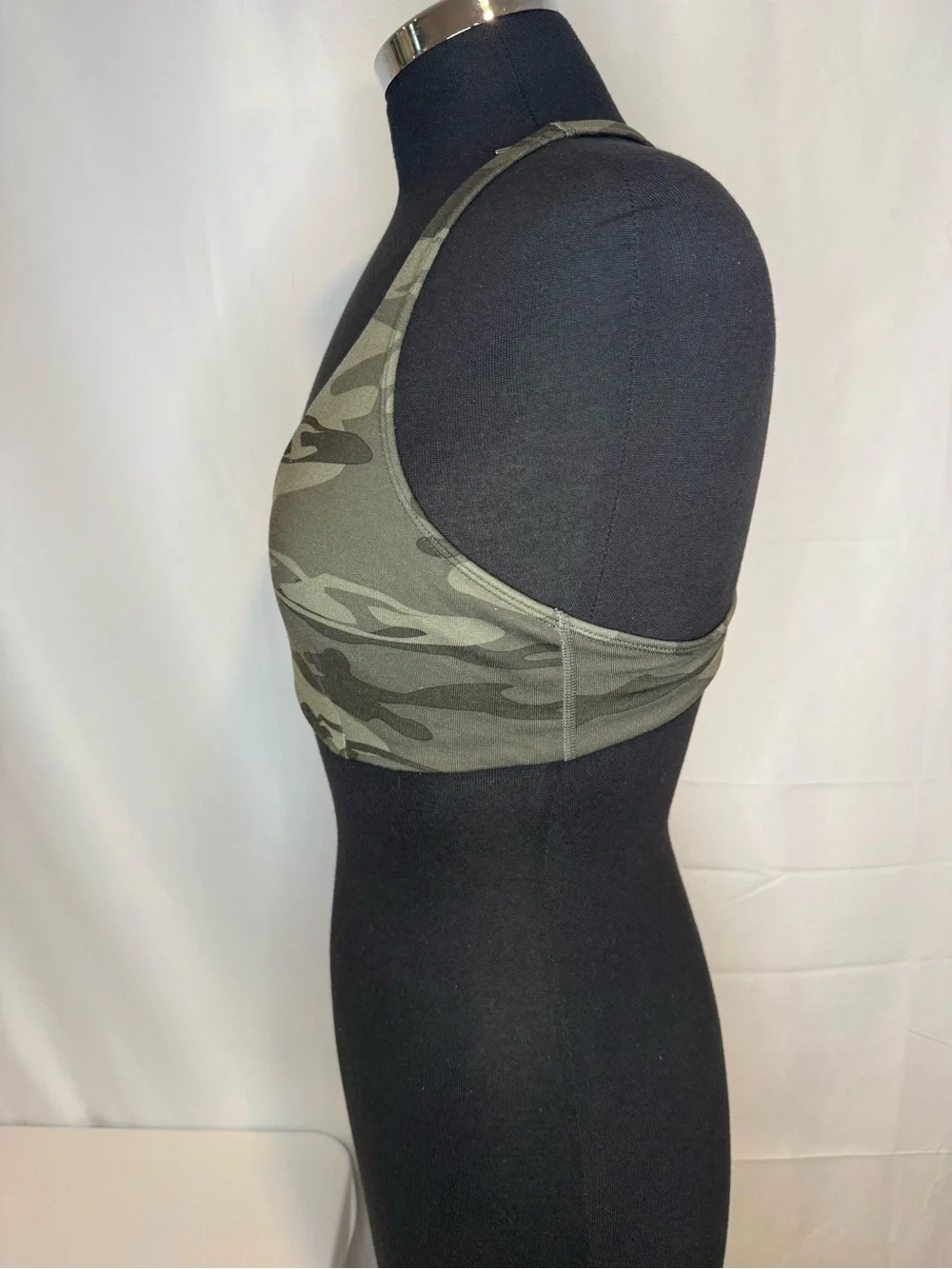 Lululemon Women’s Green Camo Racerback Sports Bra Size 10 Medium Support